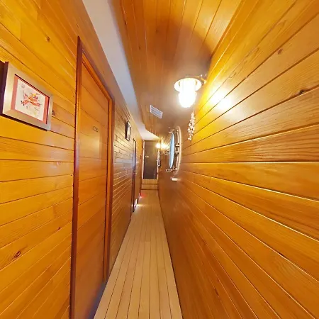 Peniche Mirage, Cabine Concorde *
